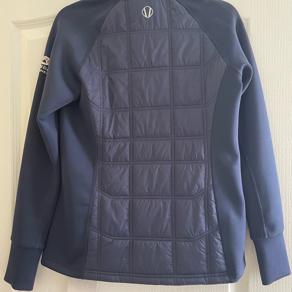 Sunice Thermal Ladies Jacket ‘Bandon Dunes’ golf logo on left arm